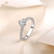 Lumi Diamond Engagement Ring Casing 18K White Gold / Platinum