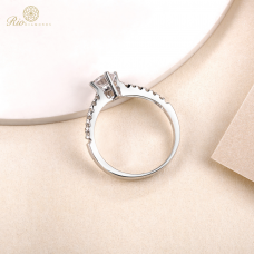 Lumi Diamond Engagement Ring Casing 18K White Gold / Platinum