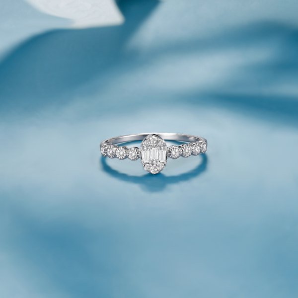 Daun Diamond Ring 18K White Gold