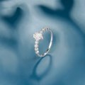 Daun Diamond Ring 18K White Gold
