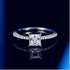 Woong 18K White Gold IGI Certified Lab Grown Diamond Engagement Ring