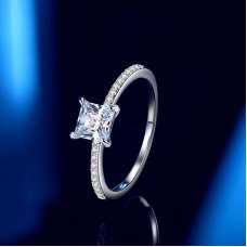 Woong 18K White Gold IGI Certified Lab Grown Diamond Engagement Ring