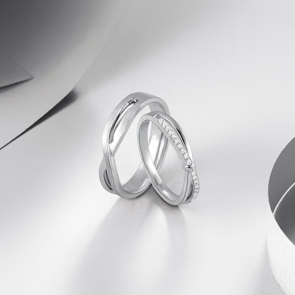 Fynn Diamond 18K White Gold Wedding Ring (Pair)