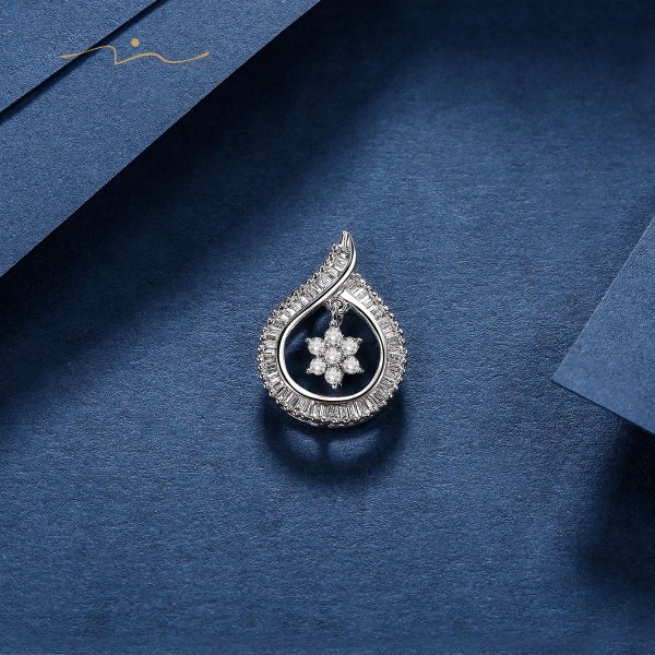 Emane Diamond Pendant 18K White Gold