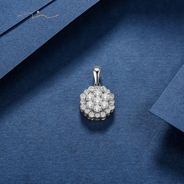 Qinnys Diamond Pendant 18K White Gold