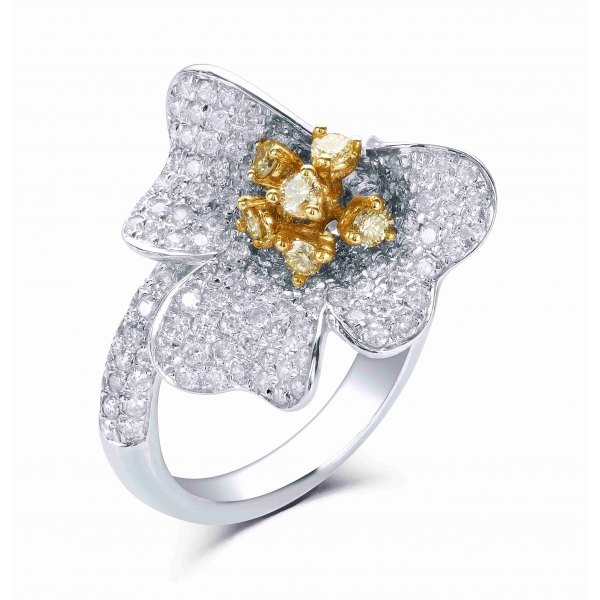 Montu Pave Round Diamond Ring